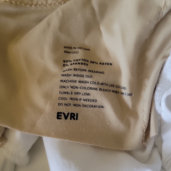 Women's White Jeans - Picture 8 of 8